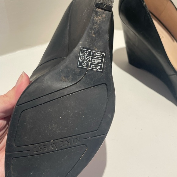 Elegant Black Women's Wedge Shoes - Picture 6 of 7